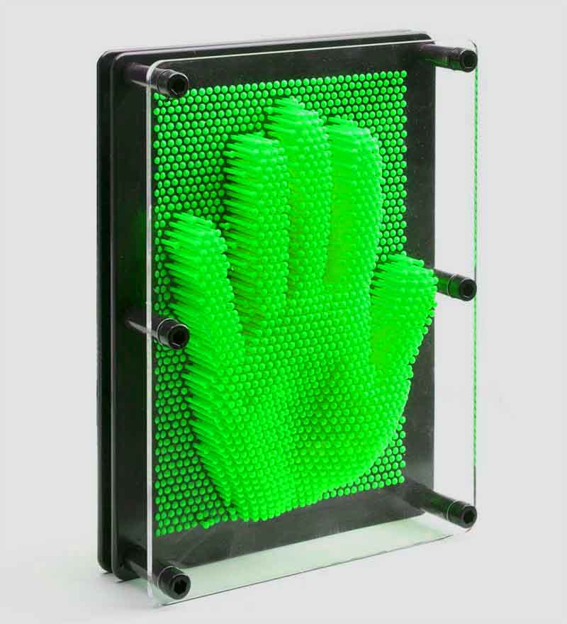 משחק סיכות תלת מימדי