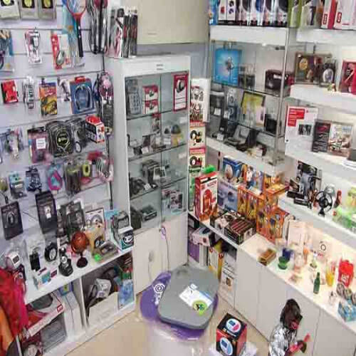 מה נמצא בתוך חנות גאדג'טים?