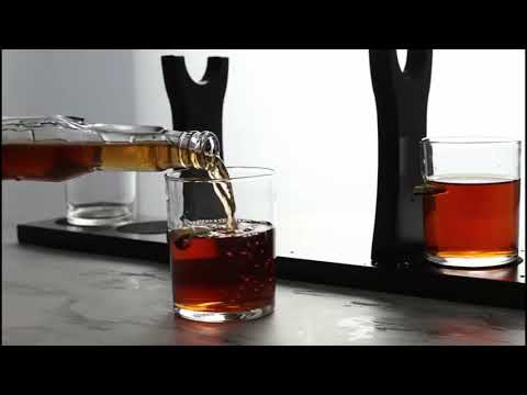 סט דקנטר לוויסקי בעיצוב רובה כולל 4 כוסות זכוכית