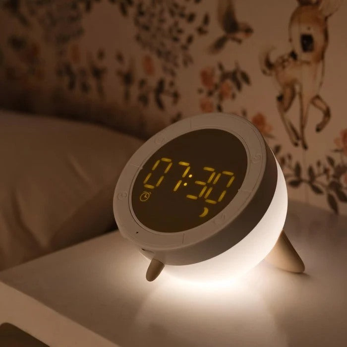 שעון מעורר דיגיטלי עם מנורת לילה נטענת בעיצוב חתול
