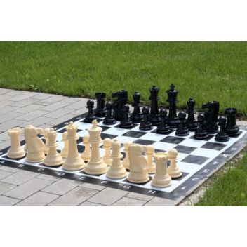 משחק שחמט גדול לחצר