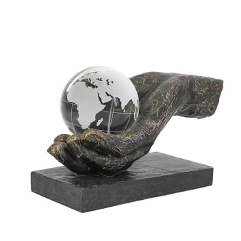 פסל אומנותי עולם בכף ידך מבית GRACIA GALLERY