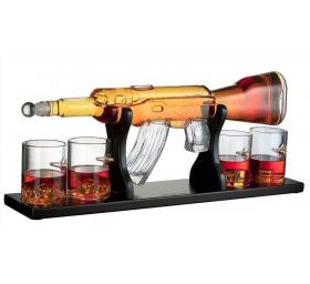 סט דקנטר לוויסקי בעיצוב רובה כולל 4 כוסות זכוכית